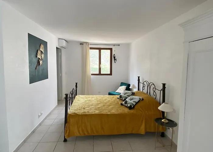 Des Oliviers Cases-de-Pène